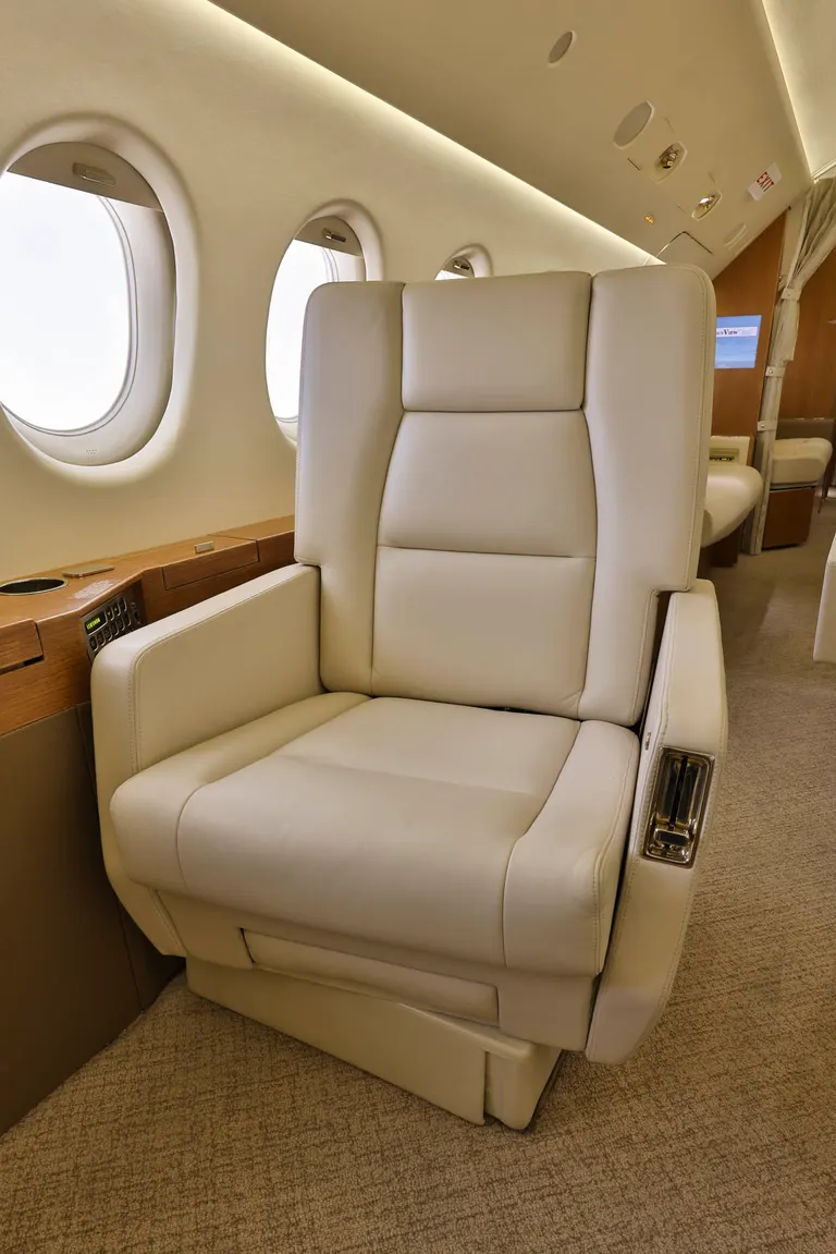 1988 Dassault Falcon 900B - Photo 11