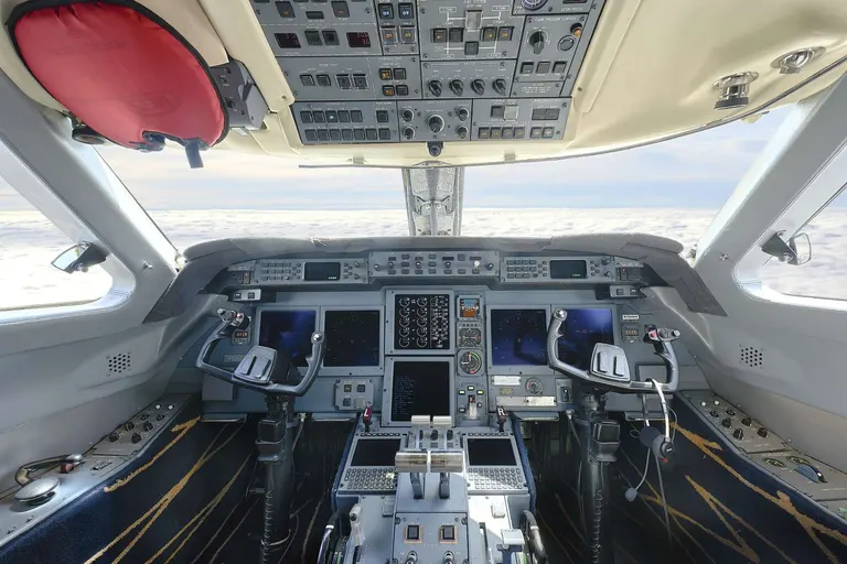 1997 Gulfstream GV - Photo 12