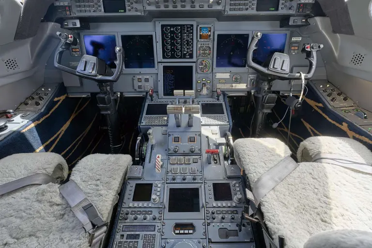 1997 Gulfstream GV - Photo 13