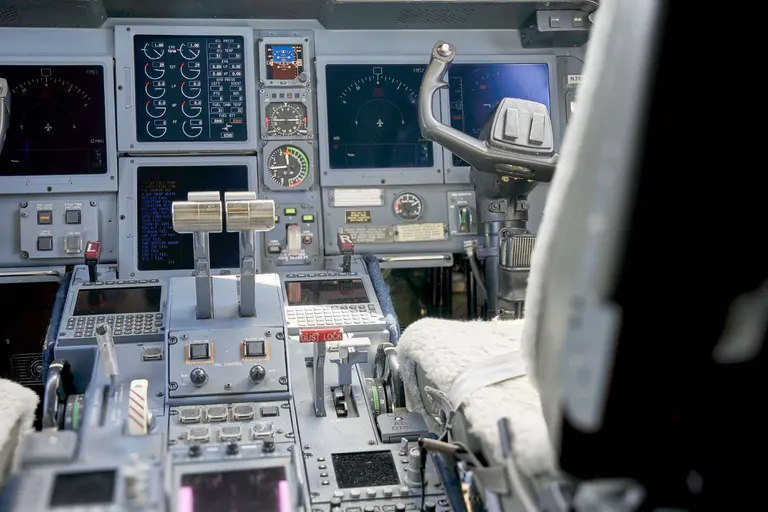 1997 Gulfstream GV - Photo 14