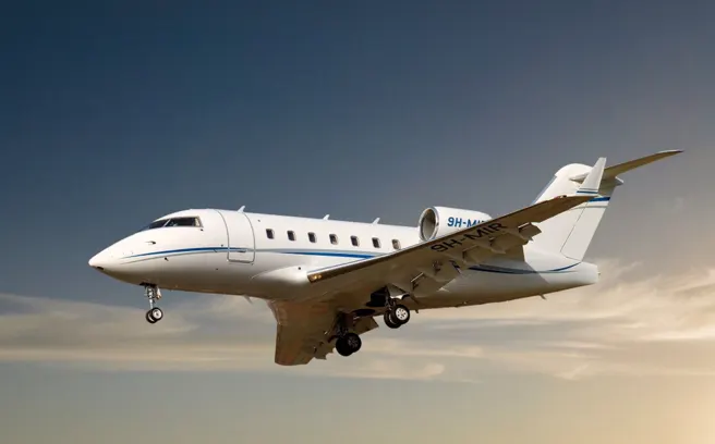 1998 Bombardier Challenger 604 - Photo 3