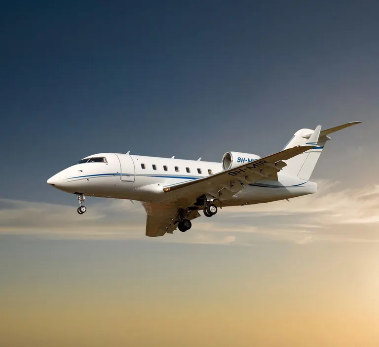 1998 Bombardier Challenger 604 - Photo 12