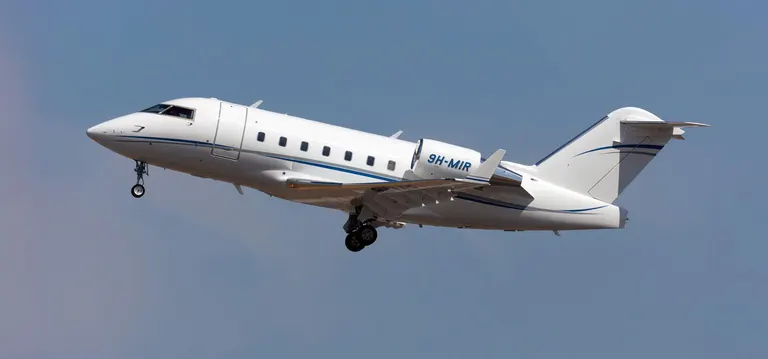1998 Bombardier Challenger 604 - Photo 6