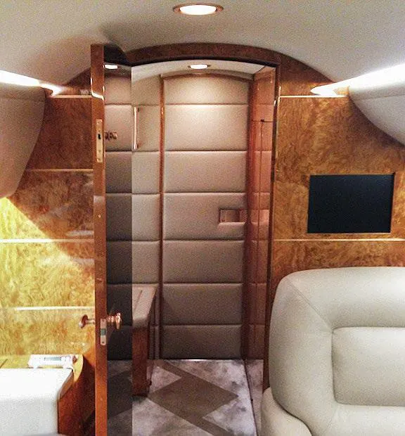 1998 Bombardier Challenger 604 - Photo 13