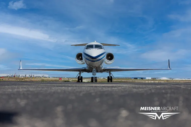1998 Gulfstream GIV-SP - Photo 2