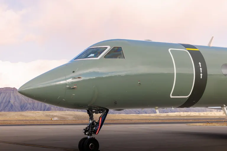1998 Gulfstream GV exterior