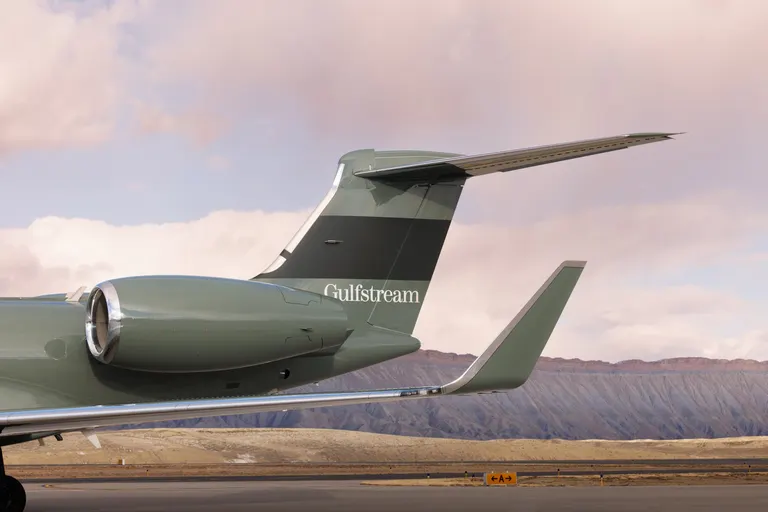 1998 Gulfstream GV exterior