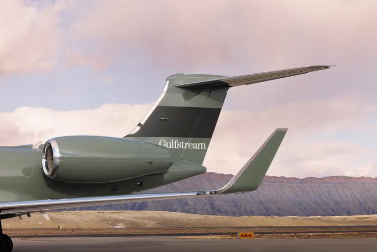 1998 Gulfstream GV exterior