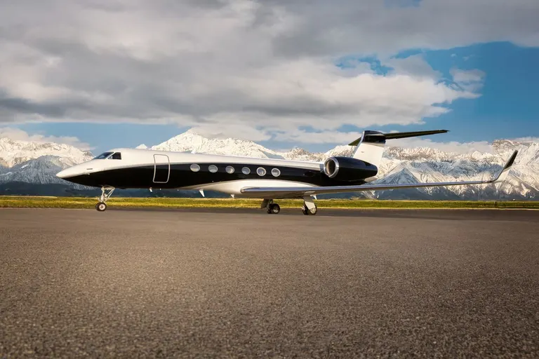 1999 Gulfstream GV - Photo 2