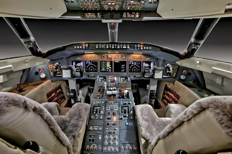 2000 Bombardier Challenger 604 - Photo 5