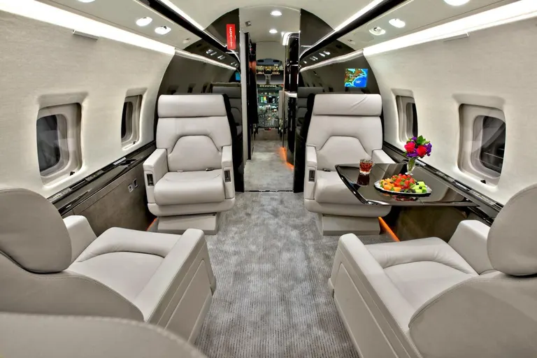 2000 Bombardier Challenger 604 - Photo 7