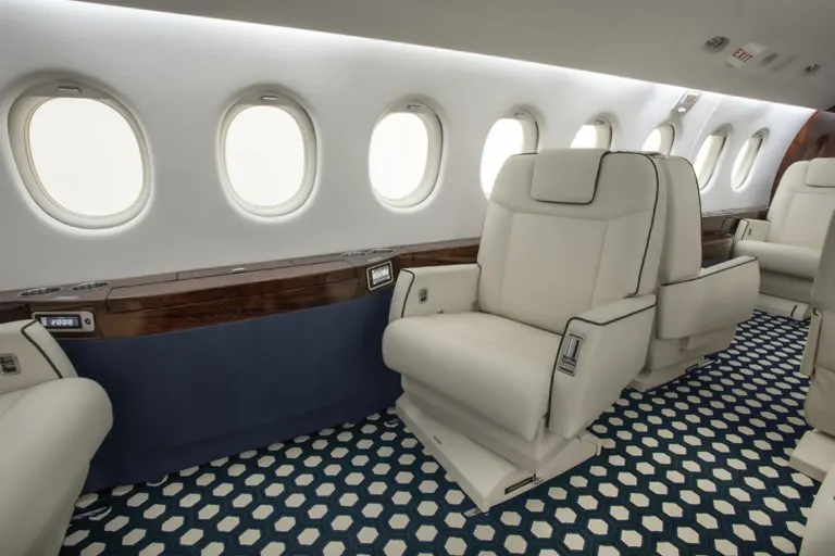 2003 Dassault Falcon 2000 - Photo 2