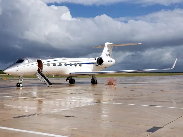 2003 Gulfstream G550 exterior