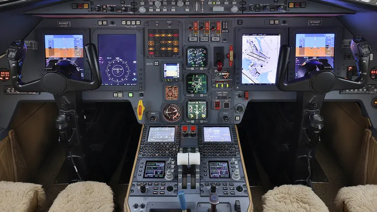 2004 Dassault Falcon 2000EX - Photo 2