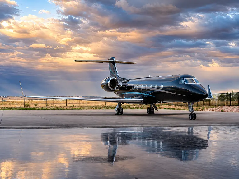 2004 Gulfstream G550 exterior