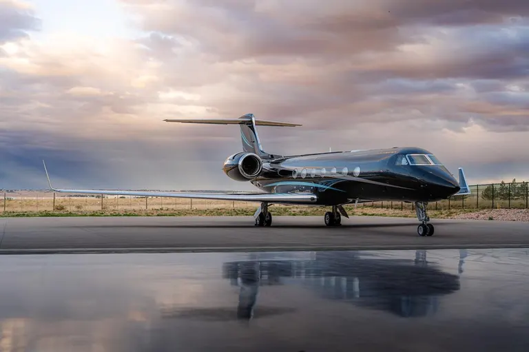 2004 Gulfstream G550 exterior