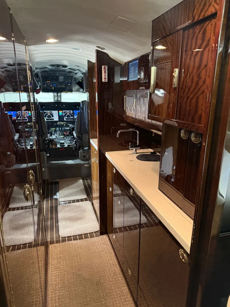 2004 Gulfstream G550 cabin