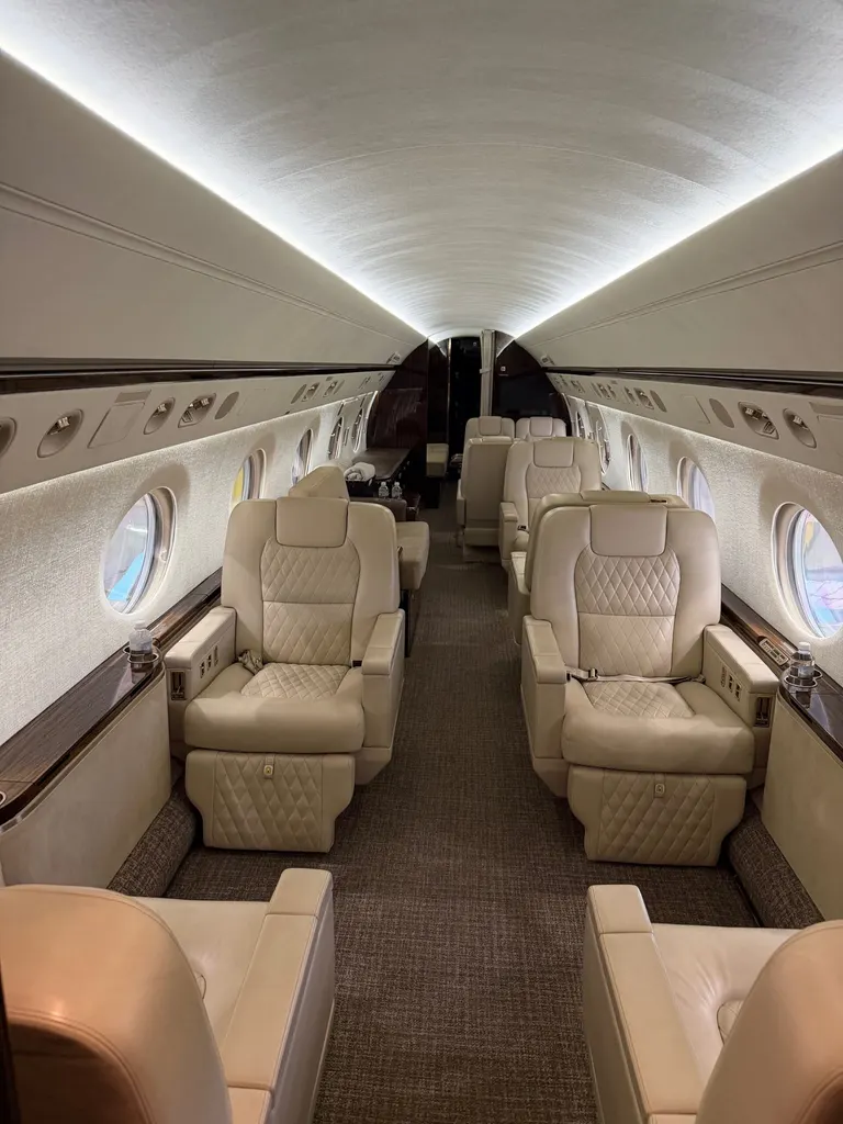 2004 Gulfstream G550 cabin