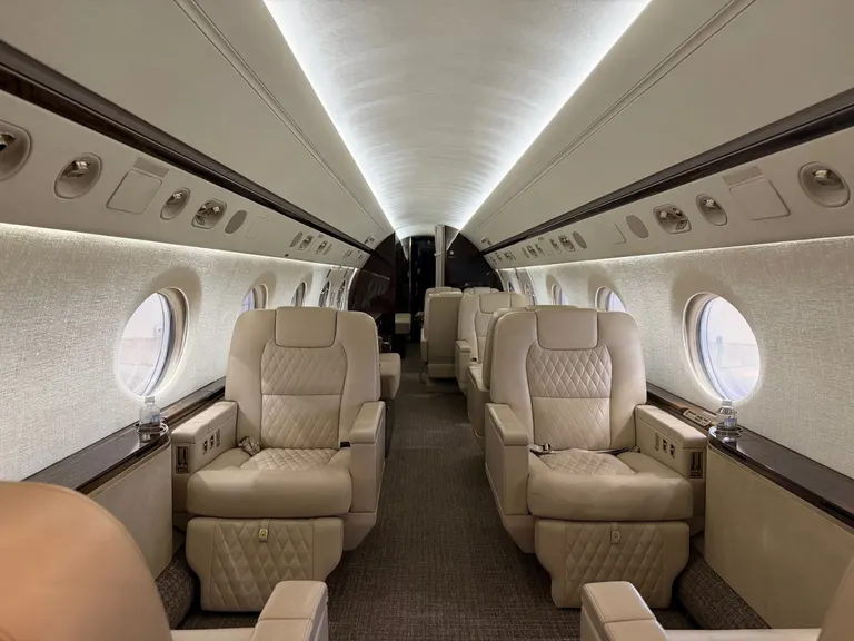 2004 Gulfstream G550 cabin