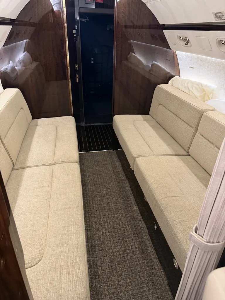 2004 Gulfstream G550 cabin
