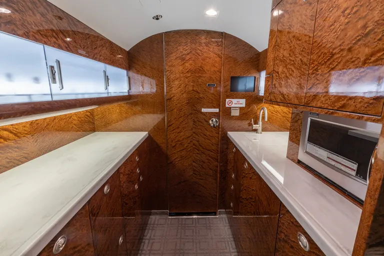 2004 Gulfstream G550 cabin