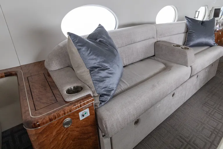 2004 Gulfstream G550 cabin