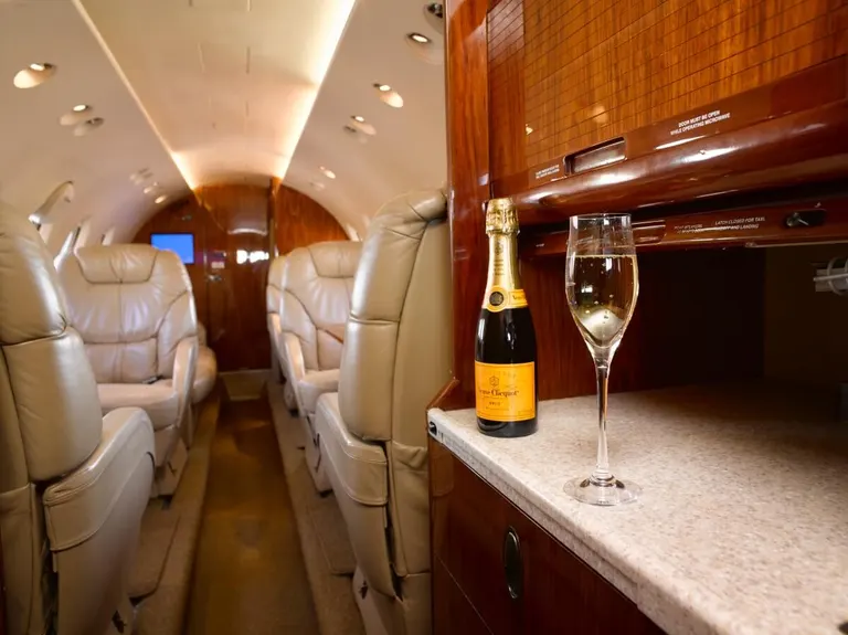 2004 Hawker 800XP - Photo 2