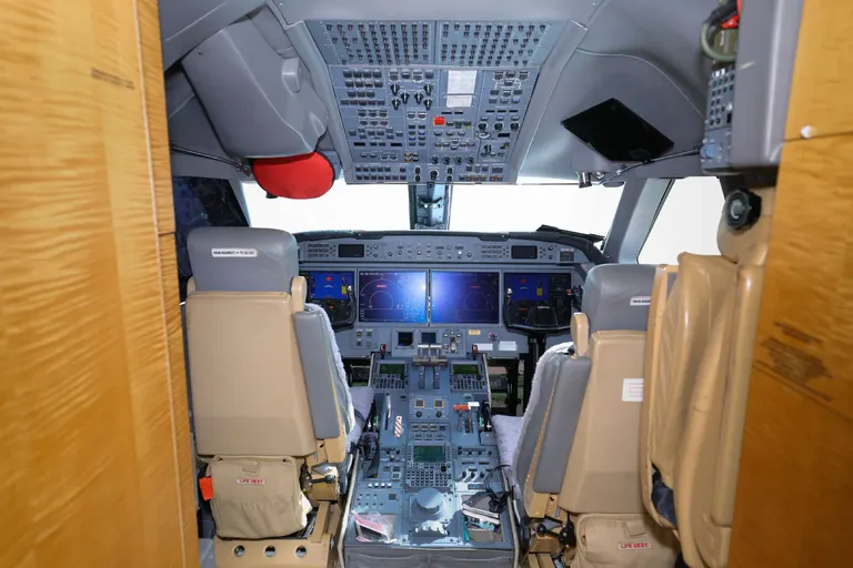2005 Gulfstream G550 - Photo 8