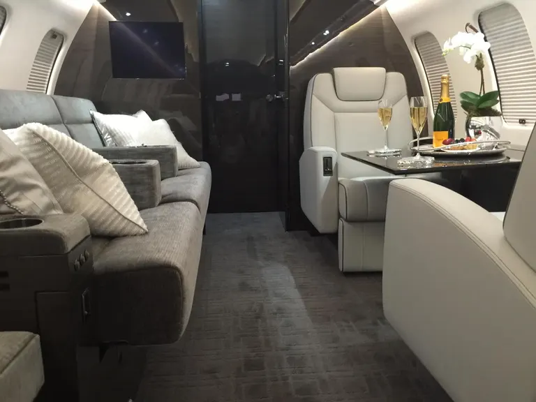 2007 Bombardier Challenger 605 - Photo 3