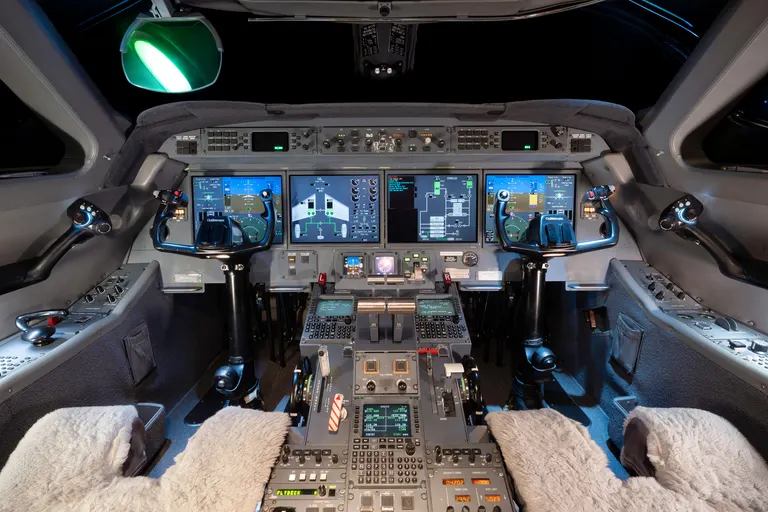 2007 Gulfstream G450 - Photo 2