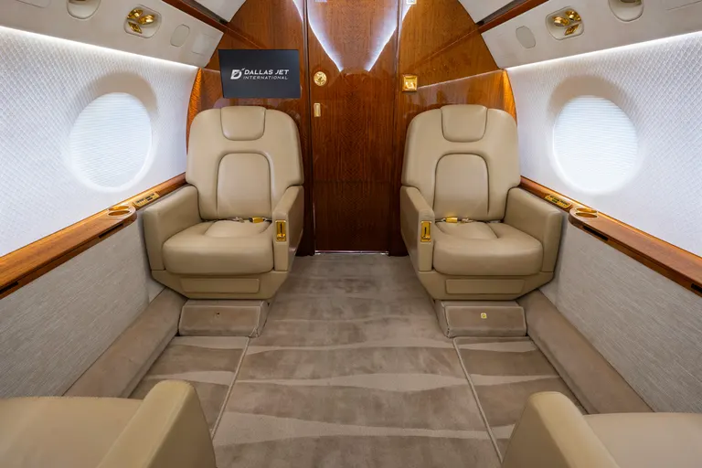 2007 Gulfstream G450 - Photo 10