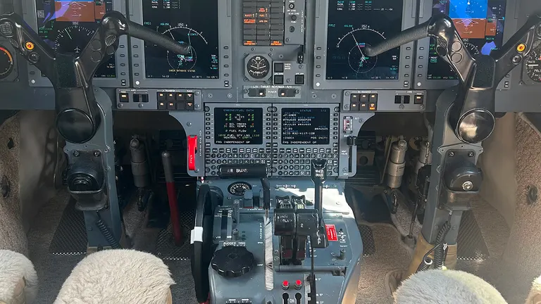 2007 Hawker 900XP - Photo 2