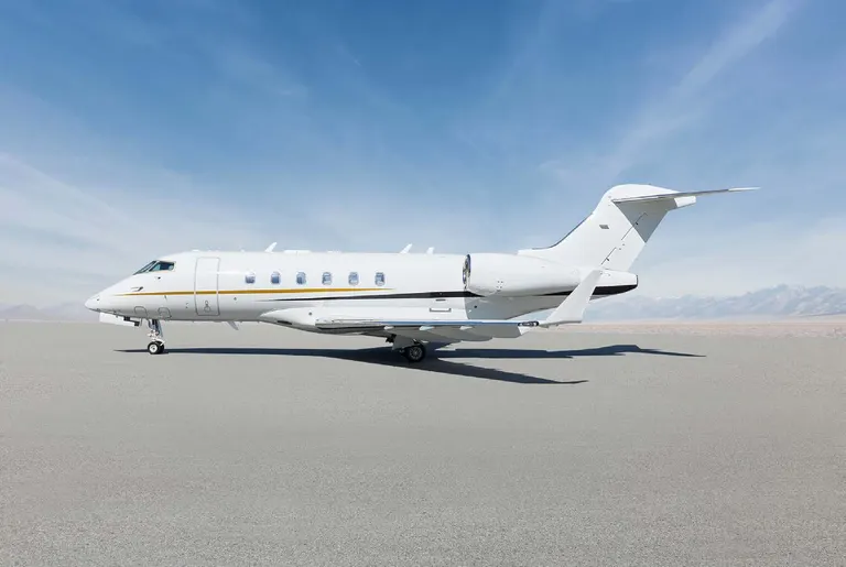 2009 Bombardier Challenger 300 exterior