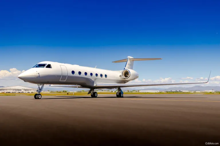 2009 Gulfstream G550 exterior