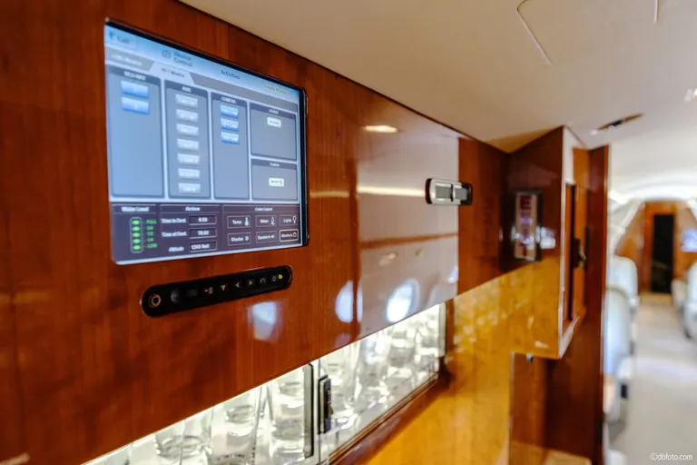 2009 Gulfstream G550 - Photo 13
