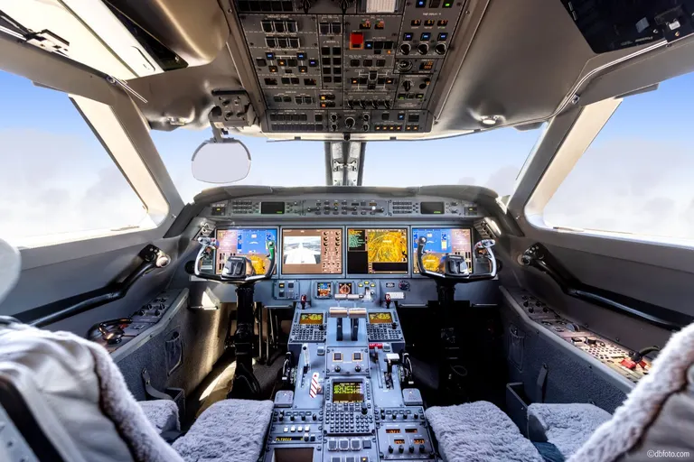 2009 Gulfstream G550 - Photo 14