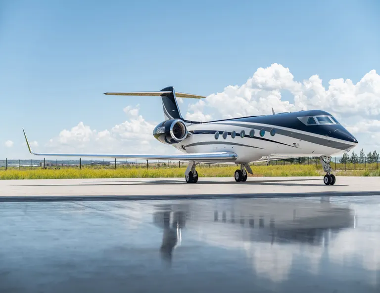 2010 Gulfstream G550 exterior
