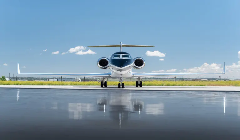 2010 Gulfstream G550 exterior
