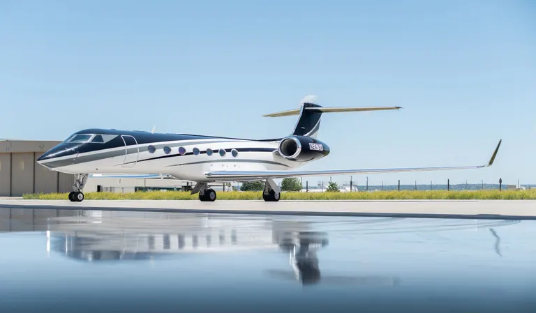 2010 Gulfstream G550 exterior