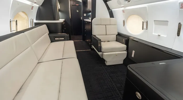 2010 Gulfstream G550 cabin