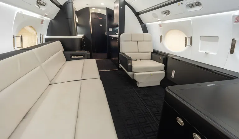 2010 Gulfstream G550 cabin