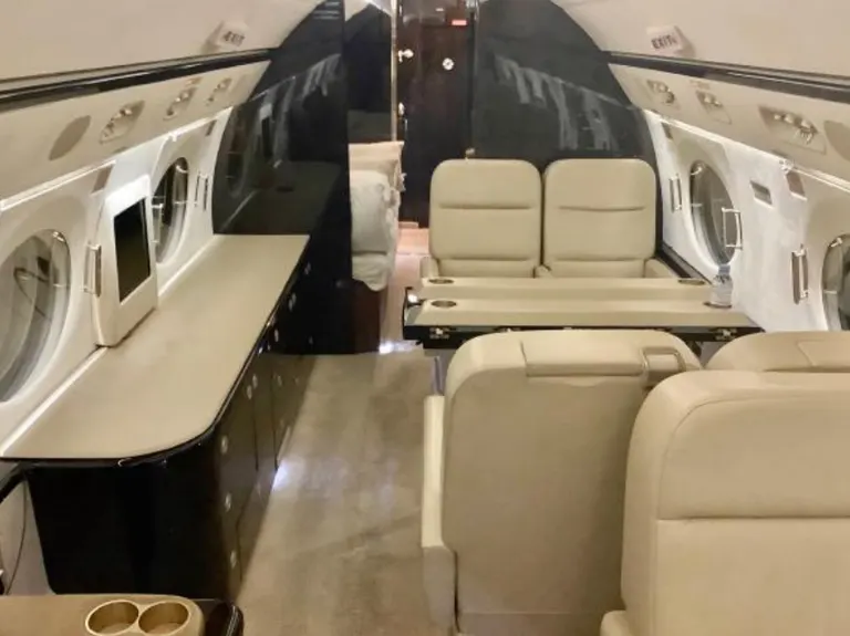 2010 Gulfstream G550 cabin
