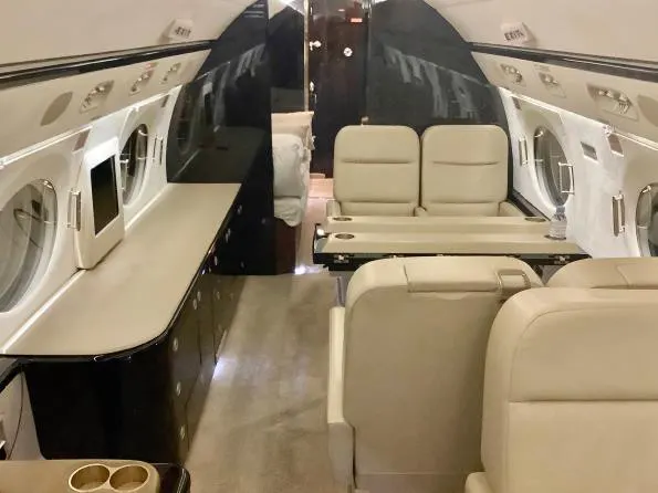 2010 Gulfstream G550 cabin