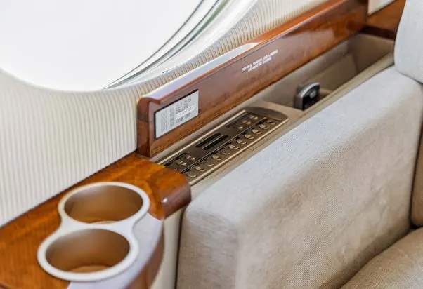 2010 Gulfstream G550 - Photo 9