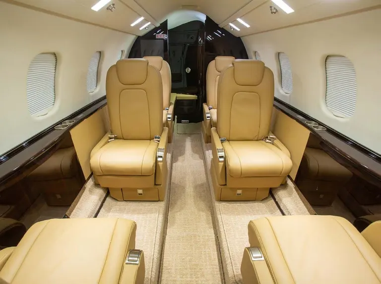 2011 Bombardier Learjet 60XR - Photo 4
