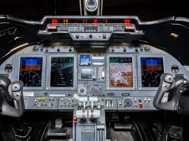 2011 Bombardier Learjet 60XR - Photo 6