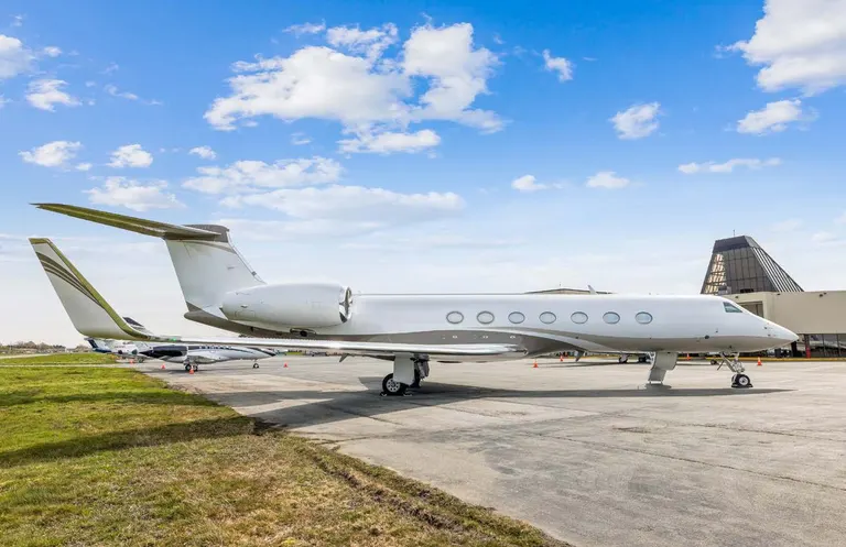 2011 Gulfstream G550 exterior