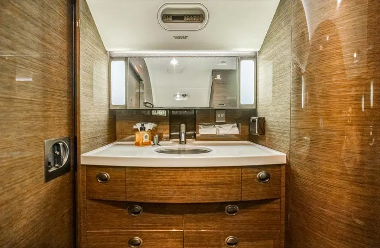 2011 Gulfstream G550 cabin