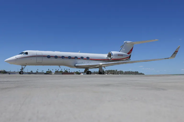 2011 Gulfstream G550 exterior