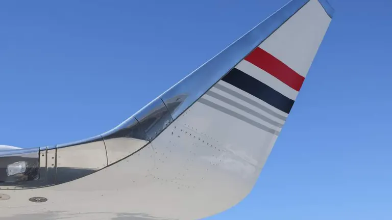 2011 Gulfstream G550 exterior